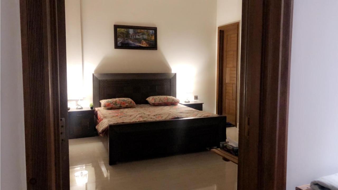 Fully Serviced Holiday Home Near Lyallpur Galleria Faisalabad Exterior photo